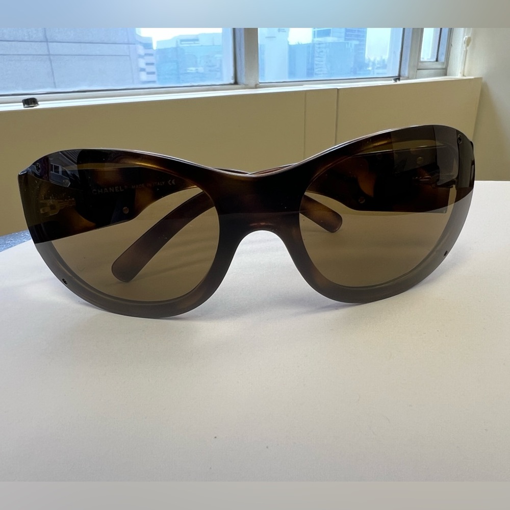 Chanel 5073 .502/73 120 RUNWAY Tortoise Sunglasses